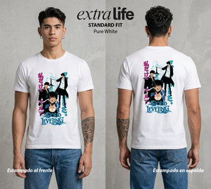 El Cazador Solitario | El Ascenso del Bien #04072 - Playera Standard Fit | Pure White - Foto en modelo
