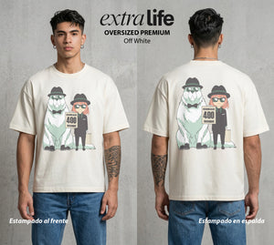 Familia de Operativos | La Hija Secreta #04145 - Playera Oversized Premium | Off White - Foto en modelo