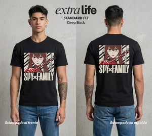 Familia de Operativos | La Asesina con Corazon #04187 - Playera Standard Fit | Deep Black - Foto en modelo