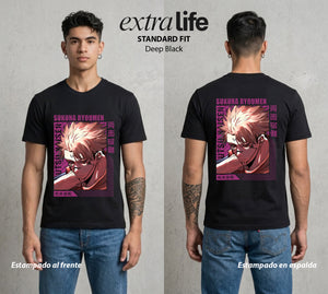 El Arte de las Maldiciones | El Rey de las Maldiciones #04217 - Playera Classic Premium | Deep Black - Foto en modelo