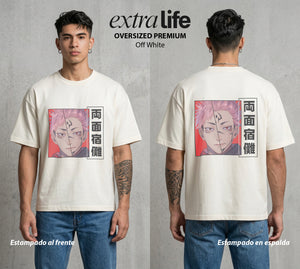 El Arte de las Maldiciones | El Rey de las Maldiciones #04226 - Playera Oversized Premium | Off White - Foto en modelo