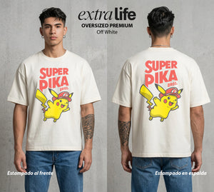 El Reino del Fontanero | El Rayo de Kanto #04248 - Playera Oversized Premium | Off White - Foto en modelo
