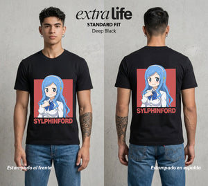 La Doble Vida | La Extranjera del Grupo #04257 - Playera Standard Fit | Deep Black - Foto en modelo