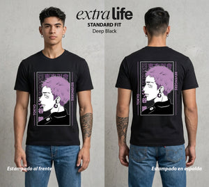 Pandillas del Tiempo | El Sastre del Bien #04262 - Playera Standard Fit | Deep Black - Foto en modelo