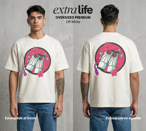 Cazadores de la Noche | El Cazador del Agua #04266 - Playera Oversized Premium | Off White - Foto en modelo