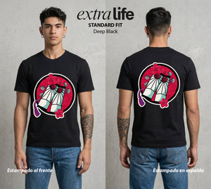Cazadores de la Noche | El Cazador del Agua #04266 - Playera Standard Fit | Deep Black - Foto en modelo