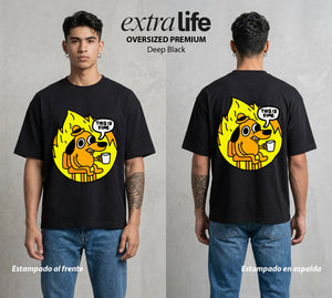 Varios Mundos | Todo Esta Bien #04330 - Playera Oversized Premium | Deep Black - Foto en modelo