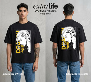 Pandillas del Tiempo | El Dragon del Norte #04373 - Playera Oversized Premium | Deep Black - Foto en modelo