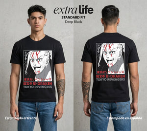 Pandillas del Tiempo | El Dragon Tatuado #04376 - Playera Standard Fit | Deep Black - Foto en modelo