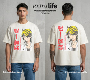 Pandillas del Tiempo | El Pasado del Bien #04386 - Playera Oversized Premium | Off White - Foto en modelo
