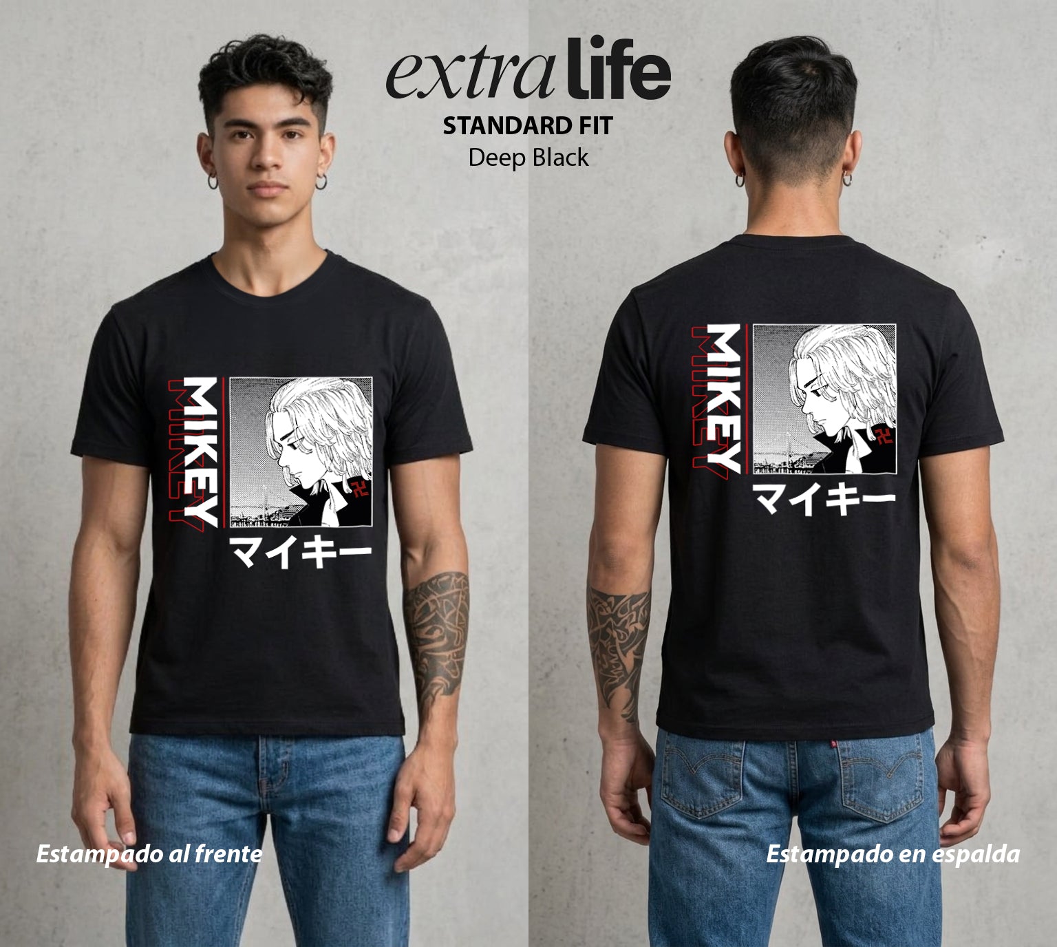 Pandillas del Tiempo | La Patada del Lider #04397 - Playera Standard Fit | Deep Black - Foto en modelo