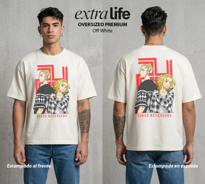 Pandillas del Tiempo | El Dragon del Norte #04398 - Playera Oversized Premium | Off White - Foto en modelo