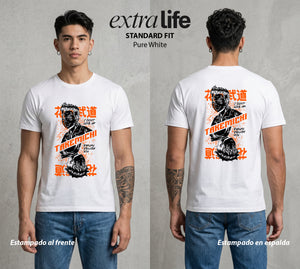Pandillas del Tiempo | El Viajero del Tiempo #04408 - Playera Standard Fit | Pure White - Foto en modelo