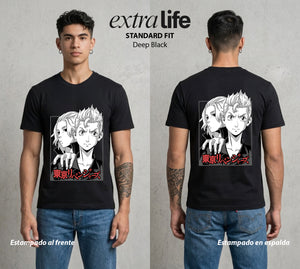 Pandillas del Tiempo | El Lider del Toman #04411 - Playera Standard Fit | Deep Black - Foto en modelo