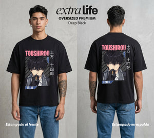 El Samurai sin Trabajo | El Demonio del Shinsengumi #04423 - Playera Oversized Premium | Deep Black - Foto en modelo