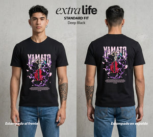Mar de los Piratas | La Hija Libertaria #04466 - Playera Standard Fit | Deep Black - Foto en modelo
