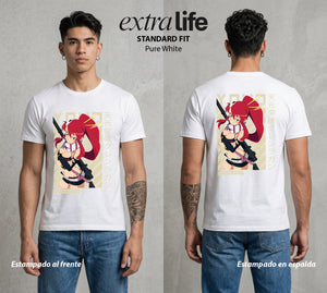 Mas Alla del Cielo | El Fuego del Destino #04469 - Playera Standard Fit | Pure White - Foto en modelo