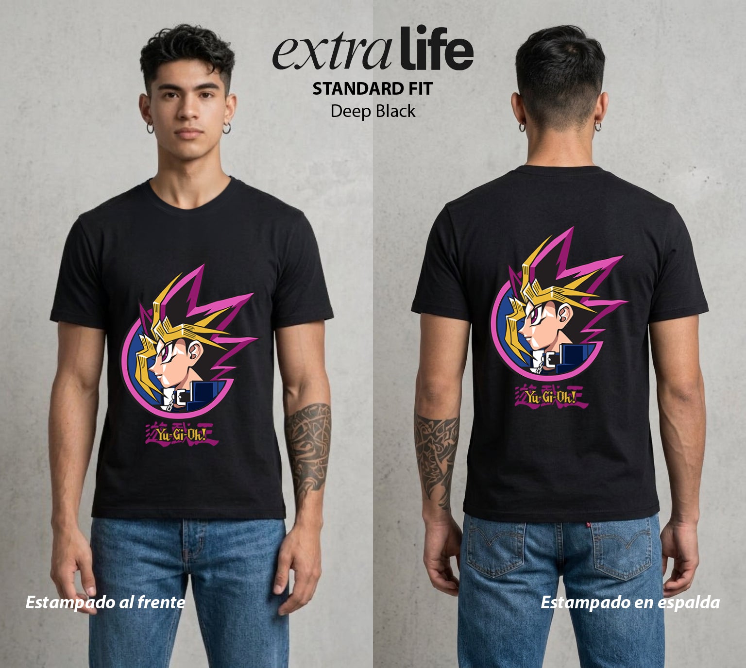 El Duelo del Destino | El Juego del Destino Chibi #04480 - Playera Standard Fit | Deep Black - Foto en modelo