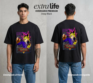 El Duelo del Destino | El Duelo del Faraon #04507 - Playera Oversized Premium | Deep Black - Foto en modelo