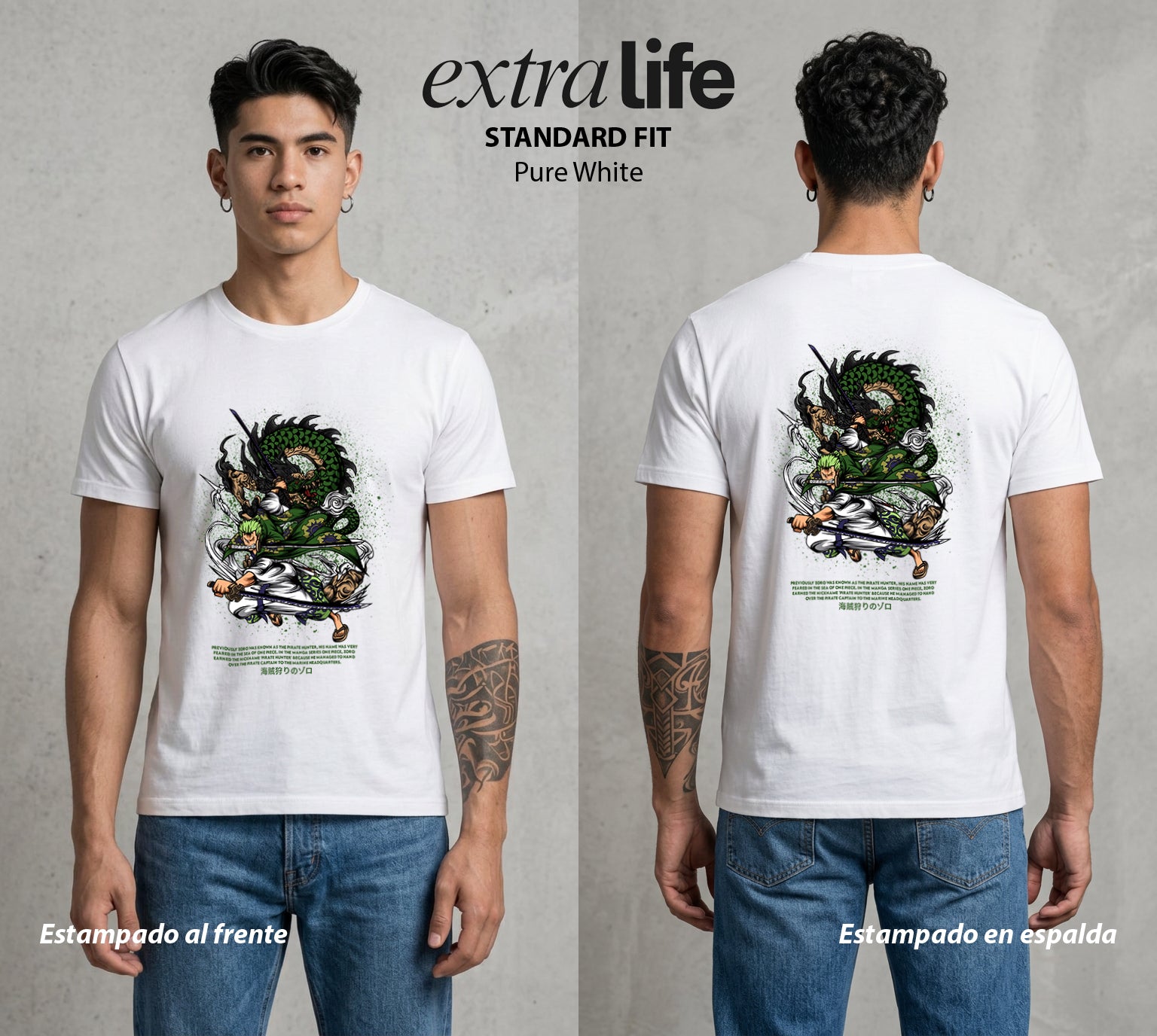 Mar de los Piratas | Tres Espadas #04563 - Playera Standard Fit | Pure White - Foto en modelo