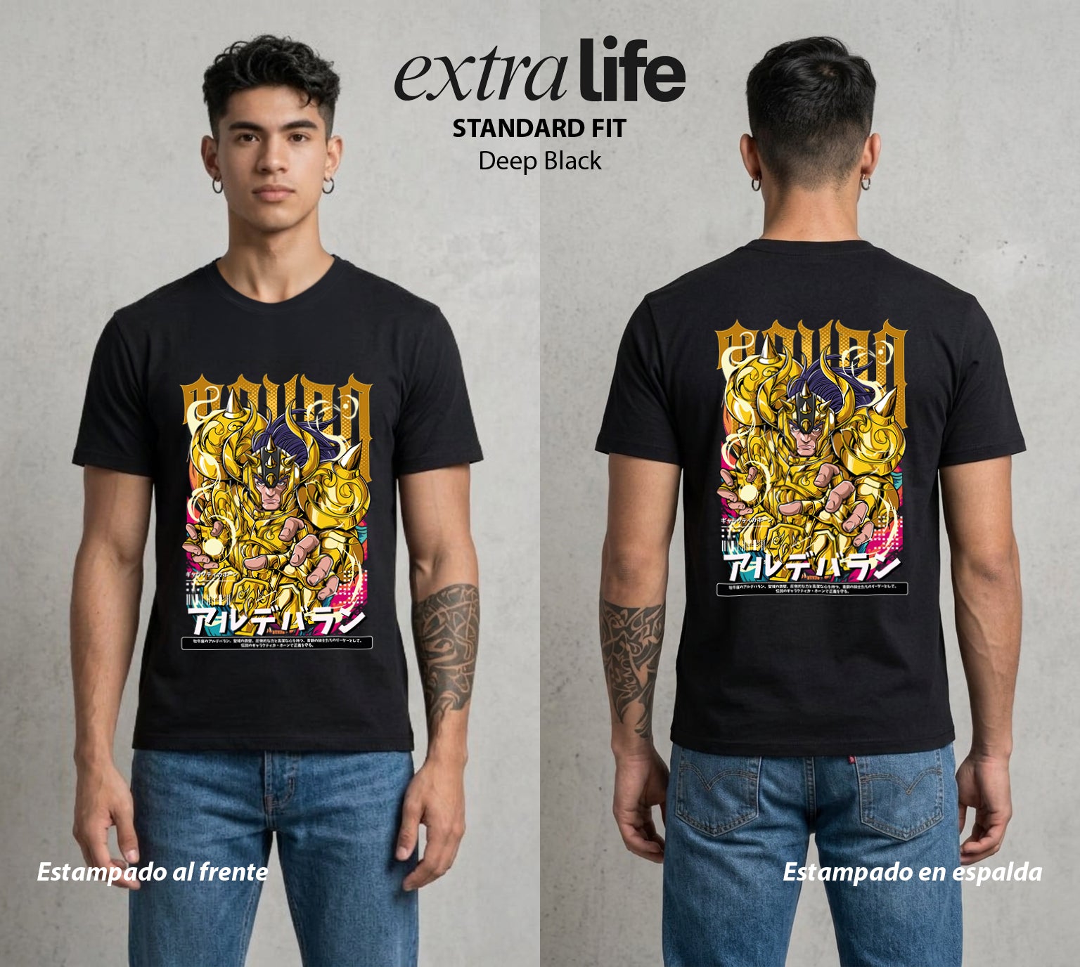 Los Caballeros del Cosmos | El Invencible del Cosmos #04652 - Playera Standard Fit | Deep Black - Foto en modelo