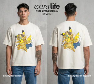Los Caballeros del Cosmos | Caballero Eléctrico #04655 - Playera Oversized Premium | Off White - Foto en modelo