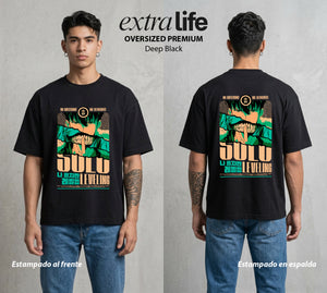 El Cazador en Ascenso | Dominador del Vacío #04666 - Playera Oversized Premium | Deep Black - Foto en modelo
