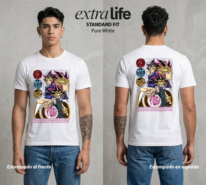 El Duelo de los Destinos | Faraón del Juego #04692 - Playera Classic Premium | Pure White - Foto en modelo