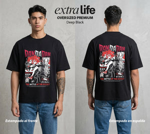 Lo Paranormal Cotidiano | La Batalla del Misterio #04747 - Playera Oversized Premium | Deep Black - Foto en modelo