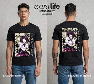 El Club del Diablo | La Demonia del Bien #00011 - Playera Standard Fit | Deep Black - Foto en modelo