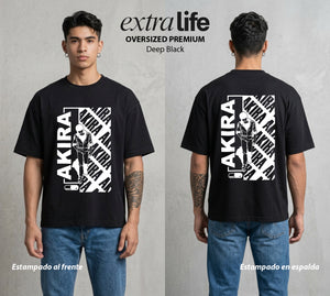 Neo Tokyo | Neo Tokyo en Llamas #00017 - Playera Oversized Premium | Deep Black - Foto en modelo