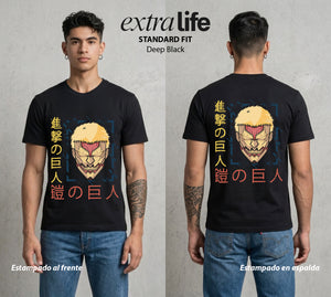 Mas Alla del Muro | Titan Blindado #00057 - Playera Standard Fit | Deep Black - Foto en modelo