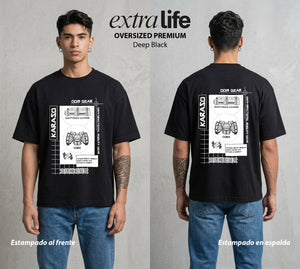 Mas Alla del Muro | La Herramienta del Regimiento #00069 - Playera Oversized Premium | Deep Black - Foto en modelo