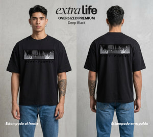 Mas Alla del Muro | La Humanidad Mas Fuerte #00116 - Playera Oversized Premium | Deep Black - Foto en modelo