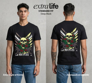 Mas Alla del Muro | Las Hojas del Viento #00131 - Playera Standard Fit | Deep Black - Foto en modelo