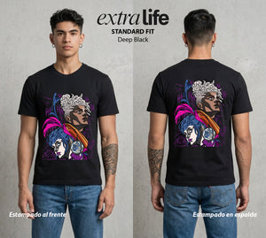 La Ciudad Dividida | La Artista del Boom #00139 - Playera Standard Fit | Deep Black - Foto en modelo