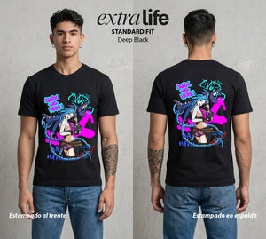 La Ciudad Dividida | La Caos de Piltover #00145 - Playera Standard Fit | Deep Black - Foto en modelo