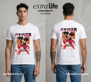 Los Combatientes del Submundo | El Hijo del Ogro #00172 - Playera Standard Fit | Pure White - Foto en modelo