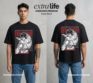 Los Combatientes del Submundo | El Guerrero del Basurero #00176 - Playera Oversized Premium | Deep Black - Foto en modelo