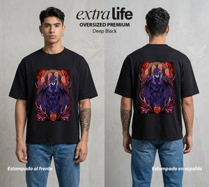 La Marca del Sacrificio | El Angel Traidor #00195 - Playera Oversized Premium | Deep Black - Foto en modelo