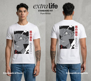 El Trebol Magico | Black Clover Asta #00218 - Playera Standard Fit | Pure White - Foto en modelo