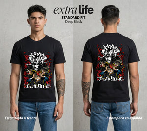 El Trebol Magico | Black Clover Asta #00232 - Playera Standard Fit | Deep Black - Foto en modelo