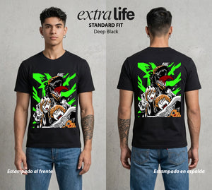 El Contrato Infernal | Los Cazadores de Demonios #00383 - Playera Standard Fit | Deep Black - Foto en modelo