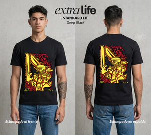 El Contrato Infernal | Motosierra y Corazon #00422 - Playera Standard Fit | Deep Black - Foto en modelo