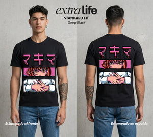 El Contrato Infernal | La Manipuladora Total #00442 - Playera Standard Fit | Deep Black - Foto en modelo