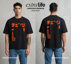 El Contrato Infernal | La Demoniaca Favorita #00461 - Playera Oversized Premium | Deep Black - Foto en modelo