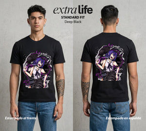 El Contrato Infernal | La Bomba Romantica #00483 - Playera Standard Fit | Deep Black - Foto en modelo