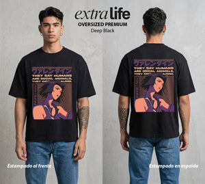 Vaqueros del Espacio | La Apostadora del Cosmos #00523 - Playera Oversized Premium | Deep Black - Foto en modelo