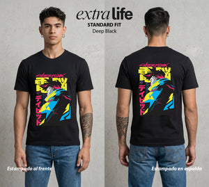 Los Corredores del Filo | Cyberpunk Edgerunners David #00538 - Playera Standard Fit | Deep Black - Foto en modelo