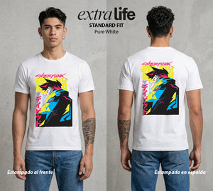 Los Corredores del Filo | Cyberpunk Edgerunners David #00538 - Playera Standard Fit | Pure White - Foto en modelo